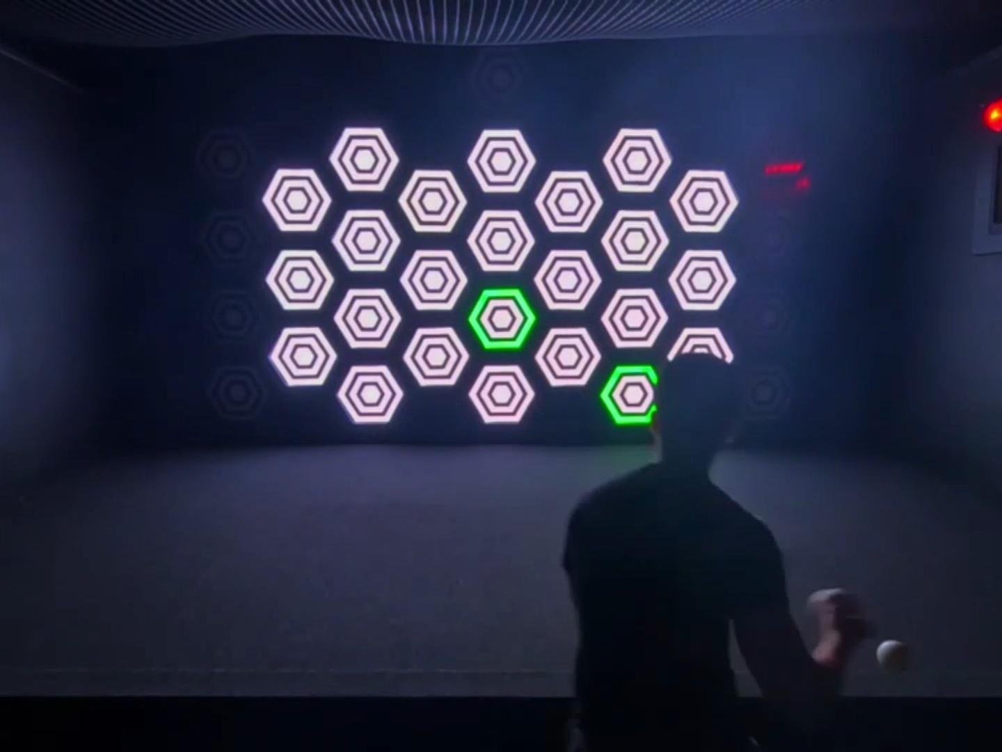 A player hits the same color blocks in a row to eliminate them